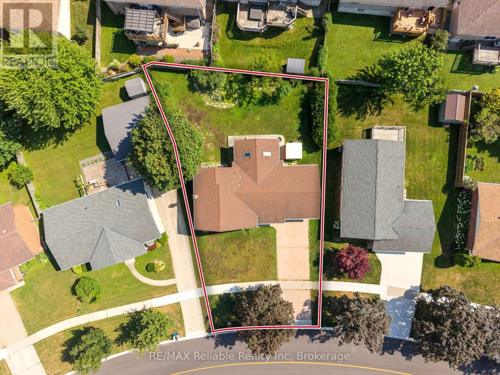 17 Suncoast Drive W Property Photo 45