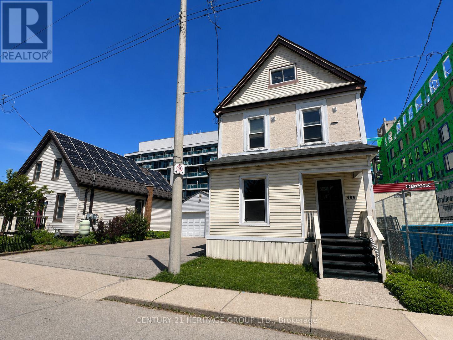 406 Jackson Street W Property Photo 1