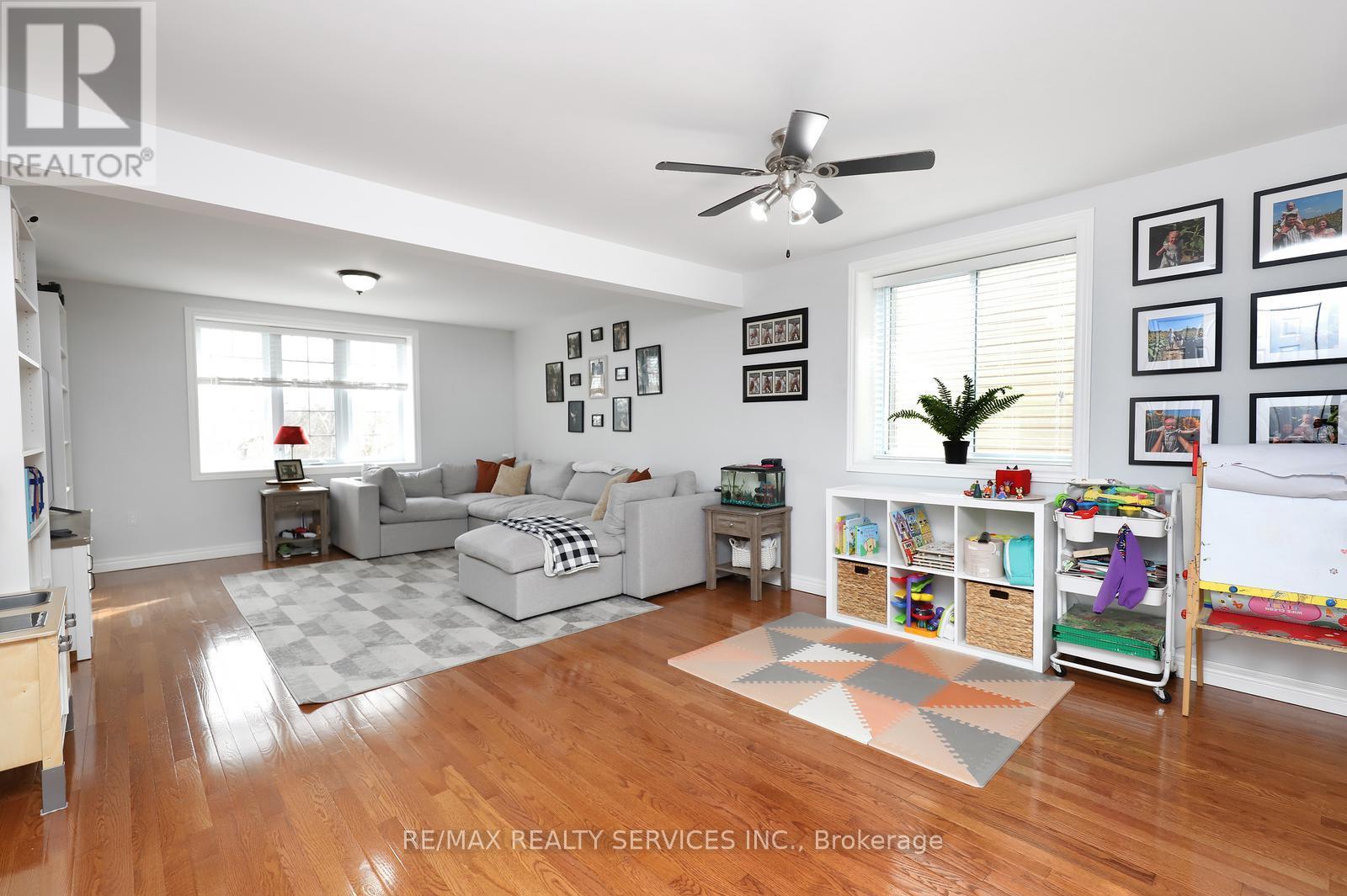 52 Crozier Street Property Photo 7