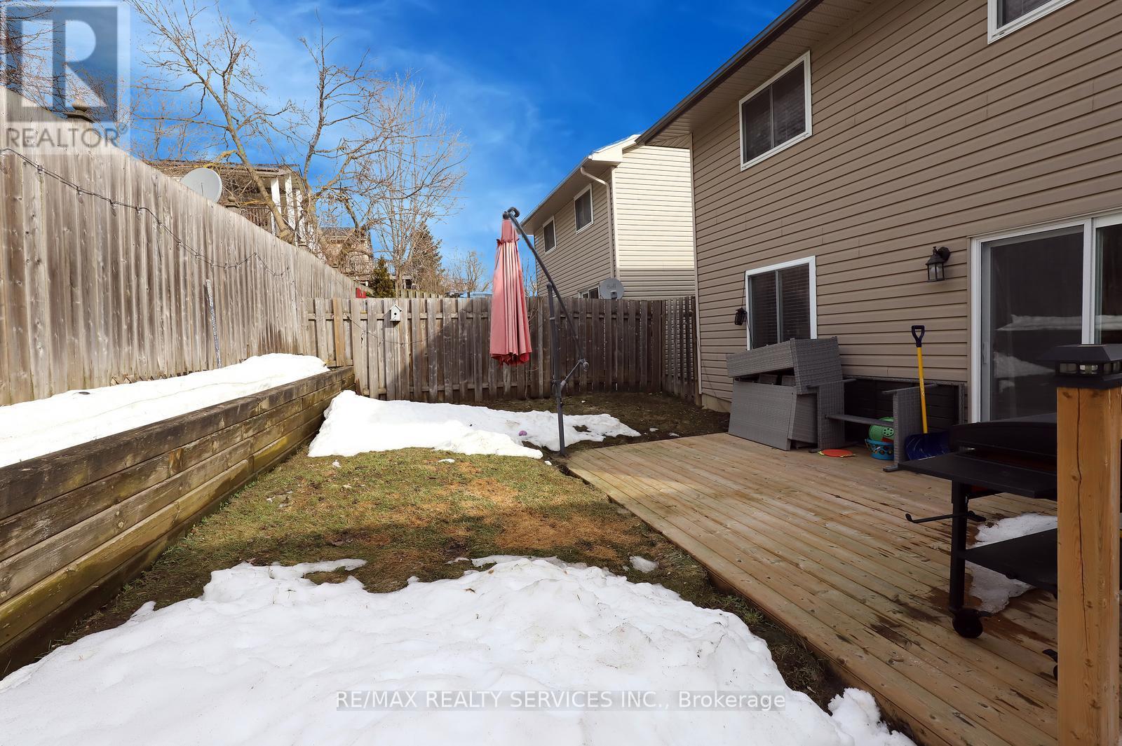52 Crozier Street Property Photo 29