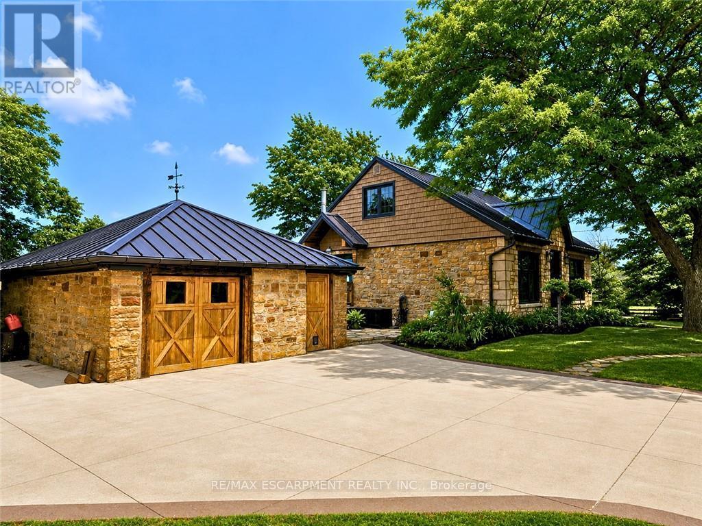 665 Ridge Road Property Photo 3