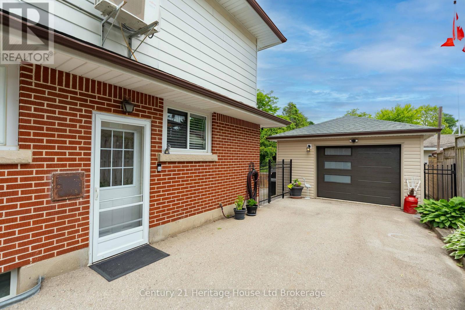 462 Rivercrest Drive Property Photo 33