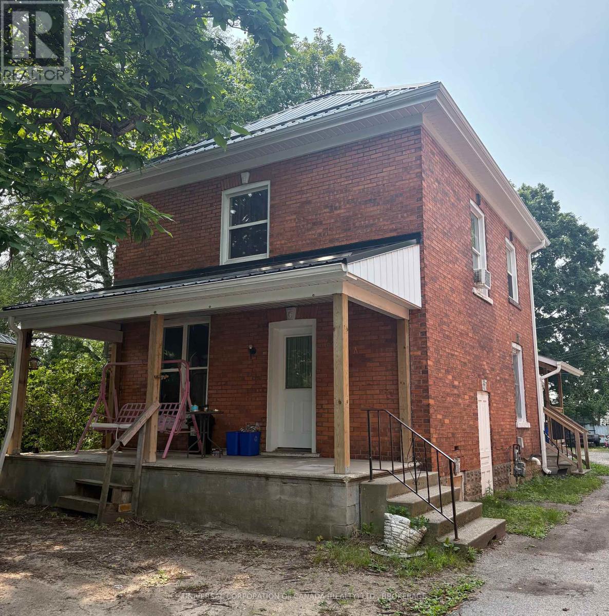 200 Talbot Street E Property Photo 1