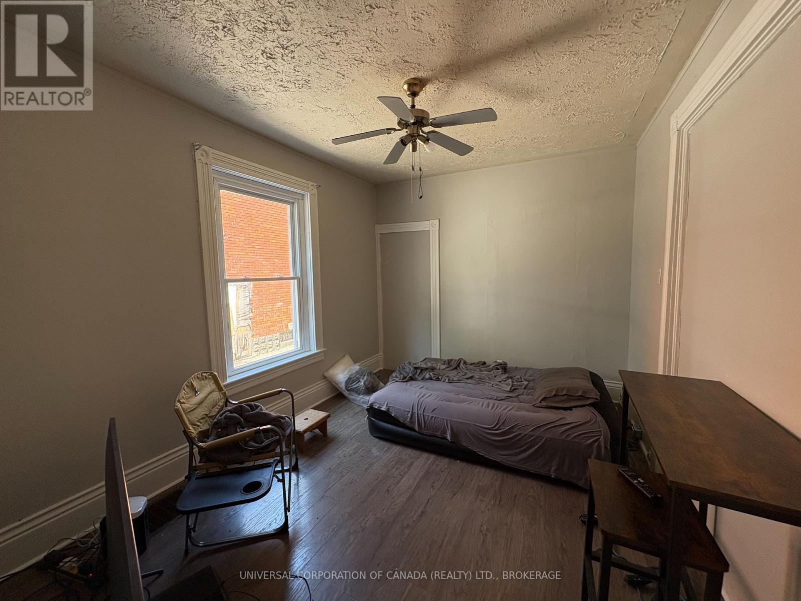 200 Talbot Street E Property Photo 6