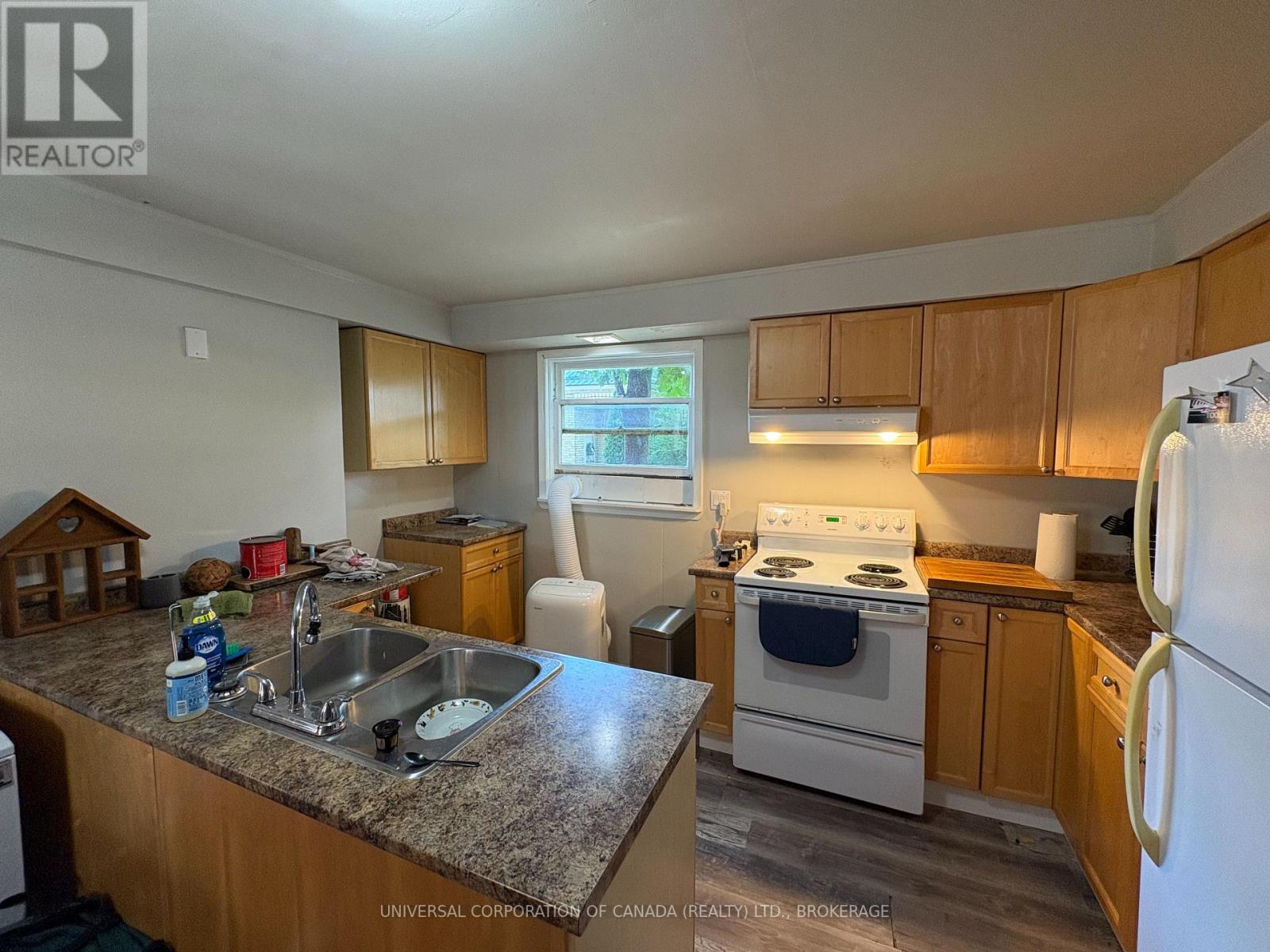200 Talbot Street E Property Photo 8