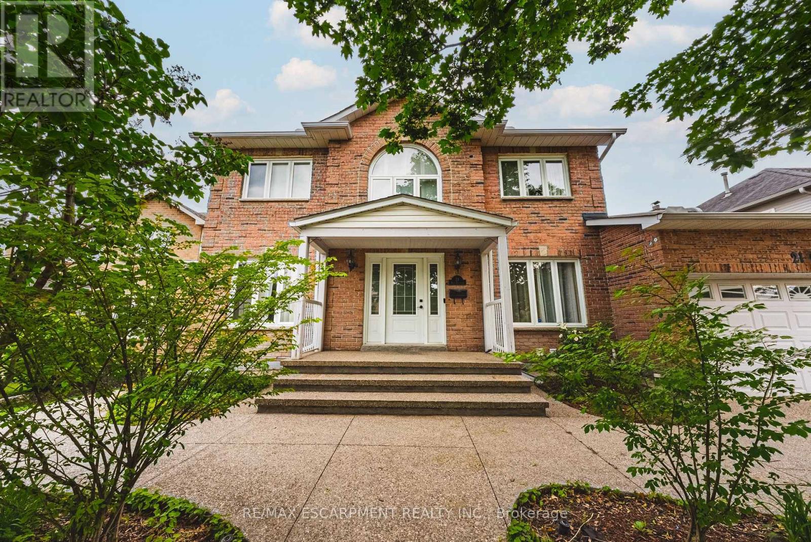21 Moss Boulevard Property Photo 1