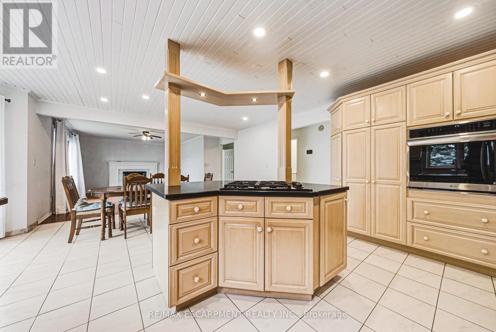 21 Moss Boulevard Property Photo 9
