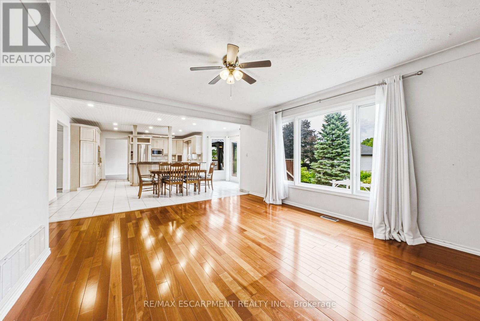 21 Moss Boulevard Property Photo 13