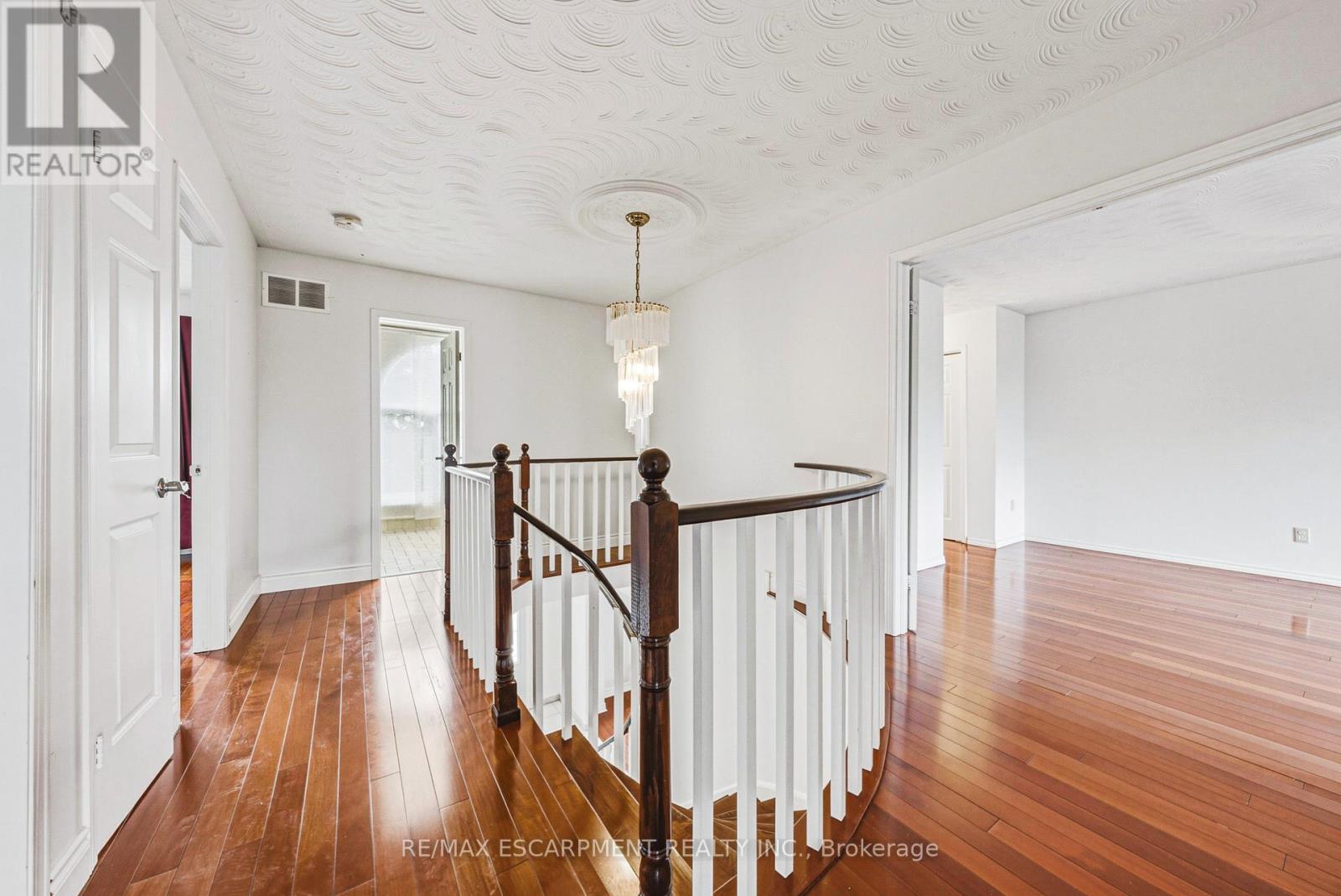 21 Moss Boulevard Property Photo 18