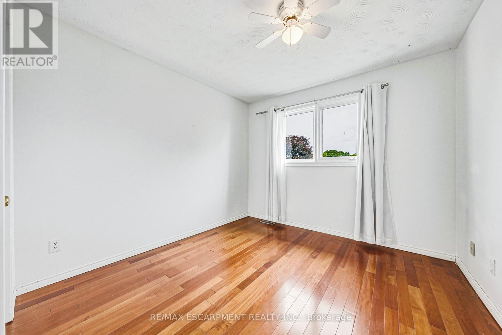 21 Moss Boulevard Property Photo 19