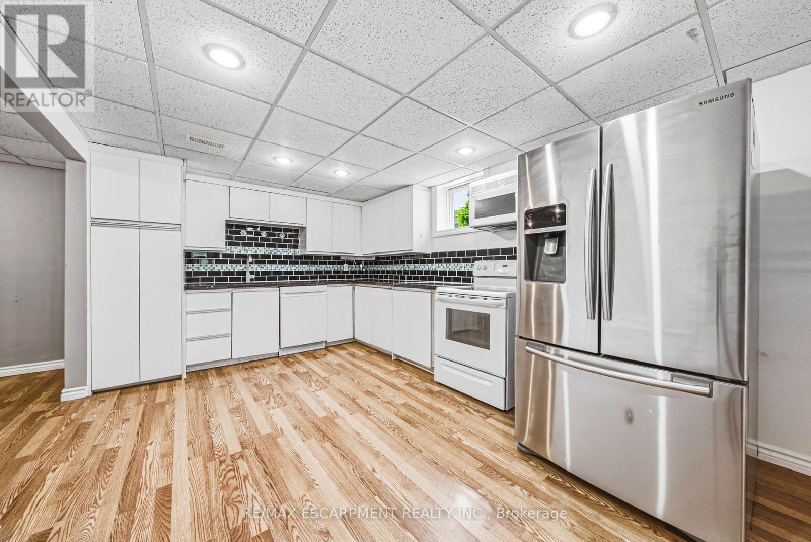 21 Moss Boulevard Property Photo 30