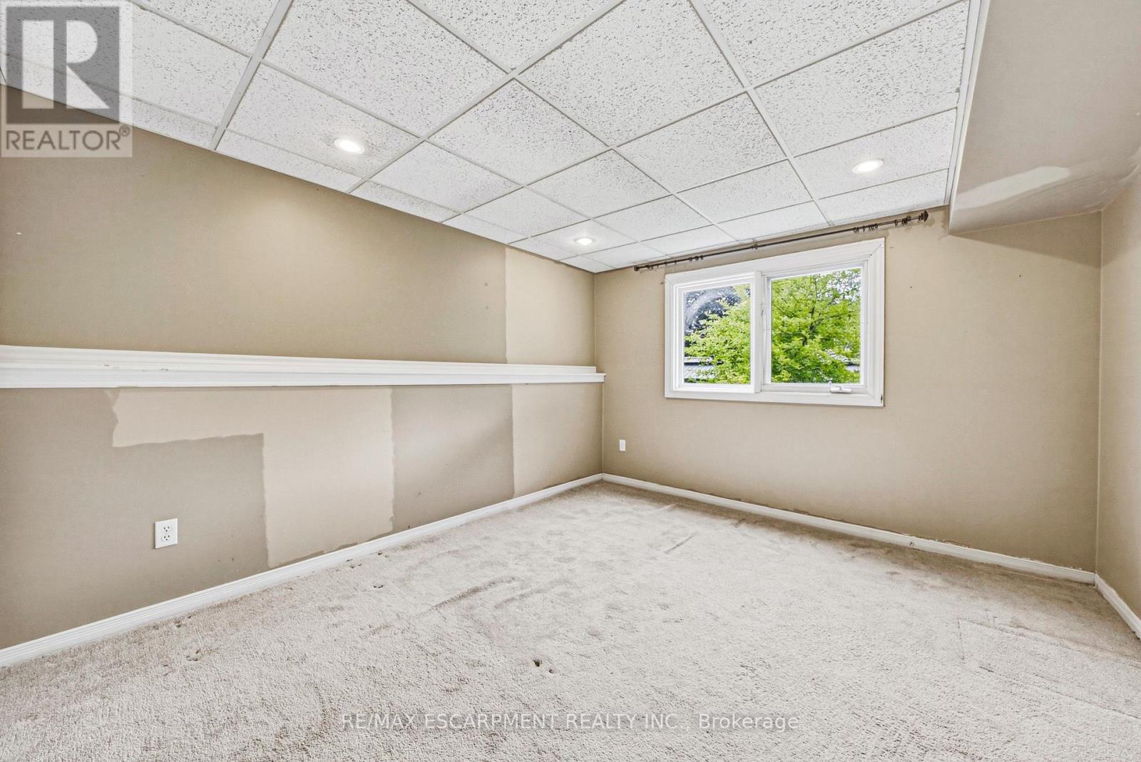 21 Moss Boulevard Property Photo 31