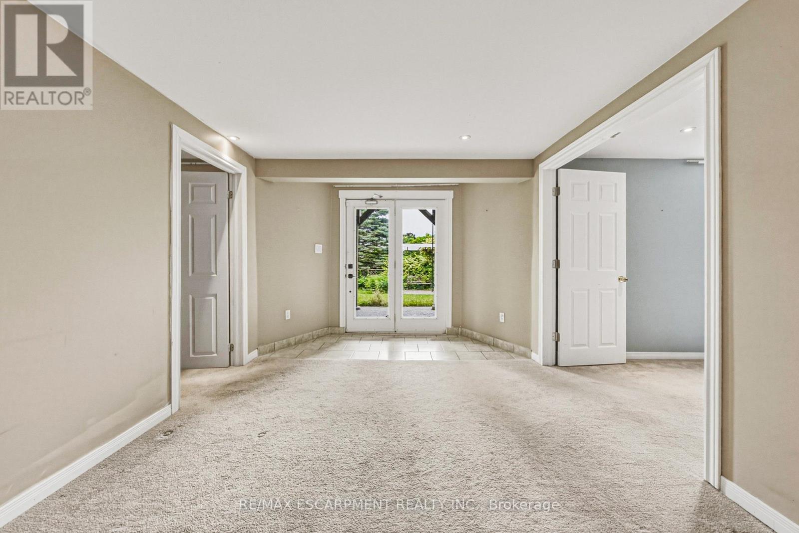 21 Moss Boulevard Property Photo 32
