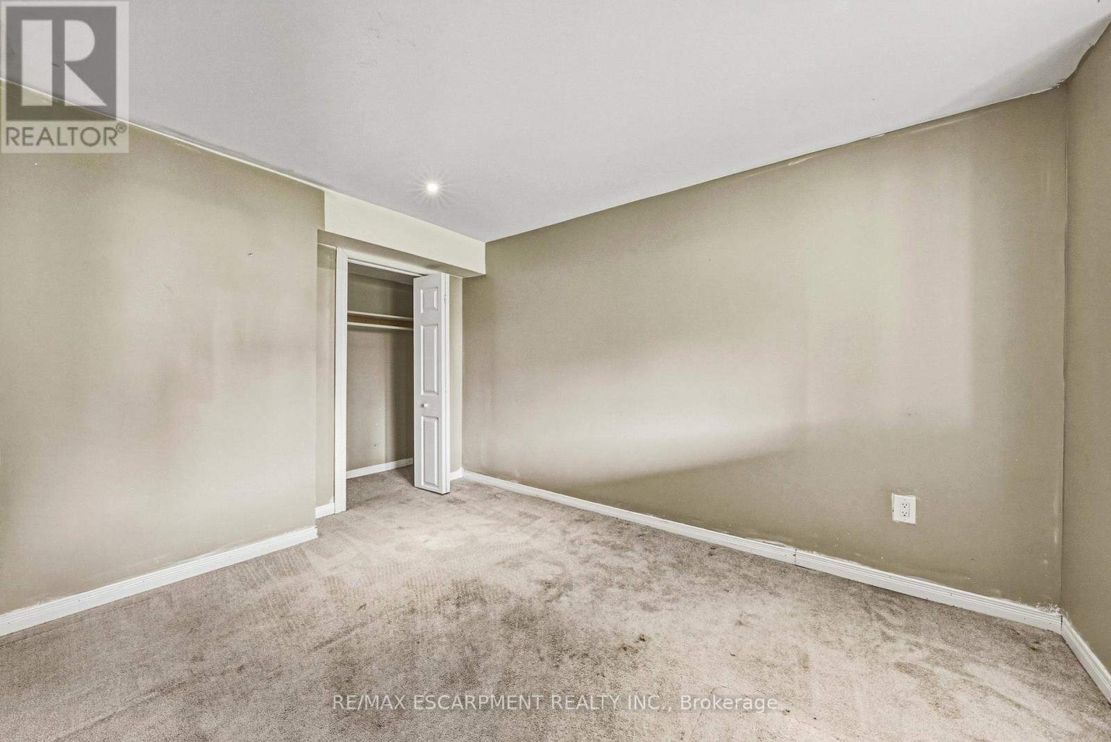 21 Moss Boulevard Property Photo 33