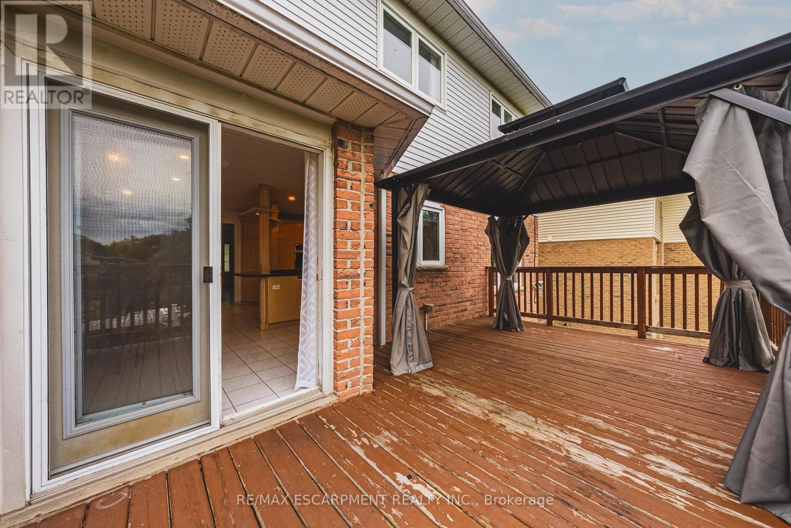 21 Moss Boulevard Property Photo 37
