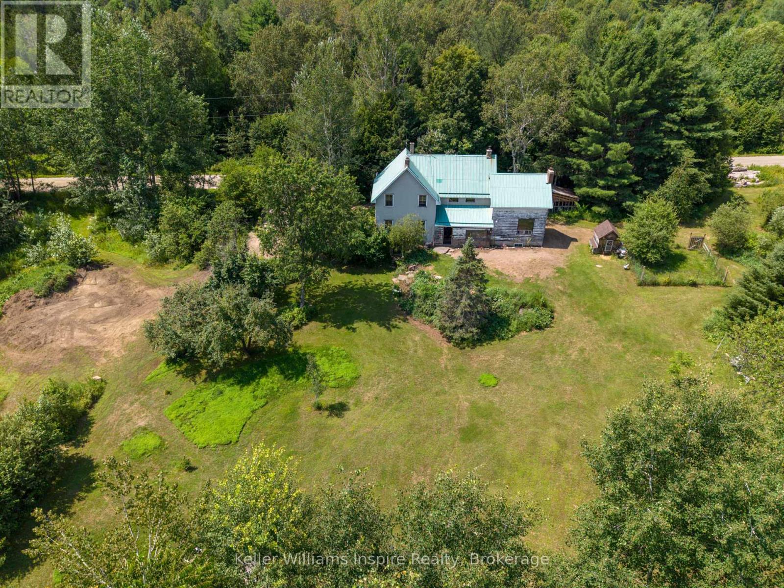 1794 East Road Loop Property Photo 1