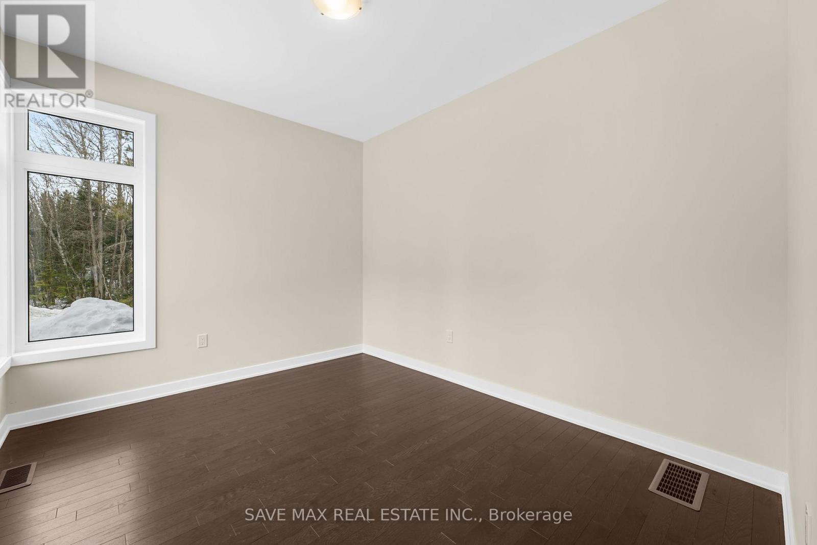 1007 Kingsridge Court Property Photo 9