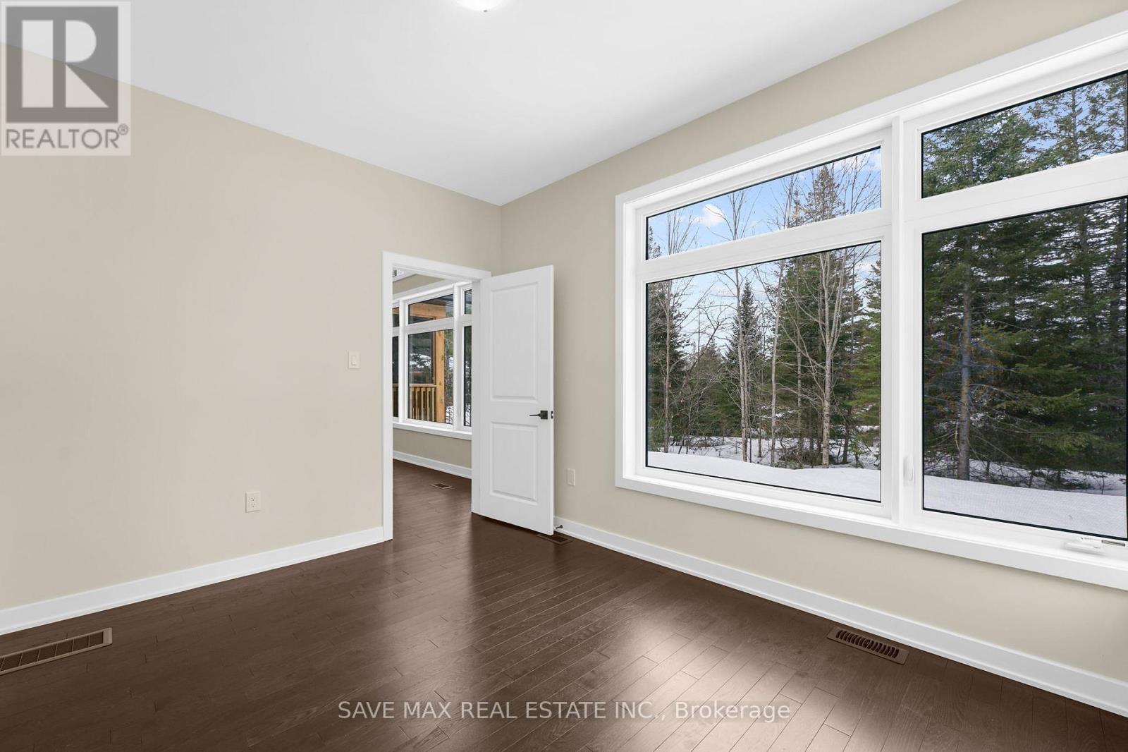 1007 Kingsridge Court Property Photo 10