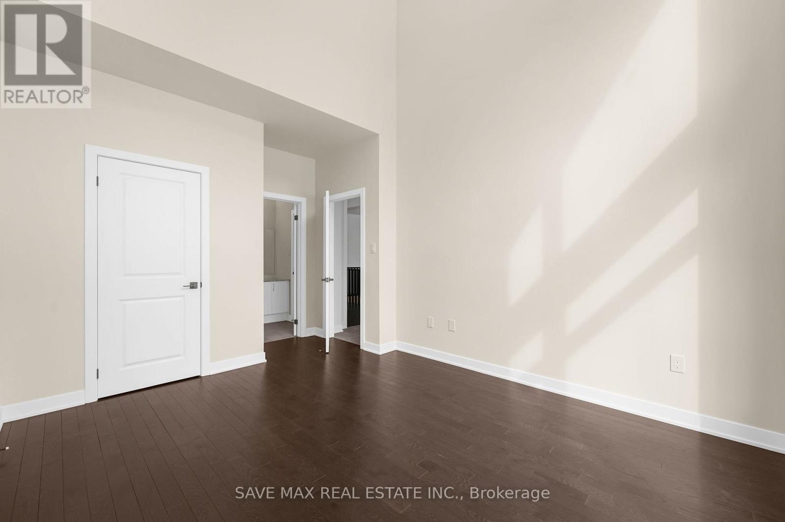 1007 Kingsridge Court Property Photo 12