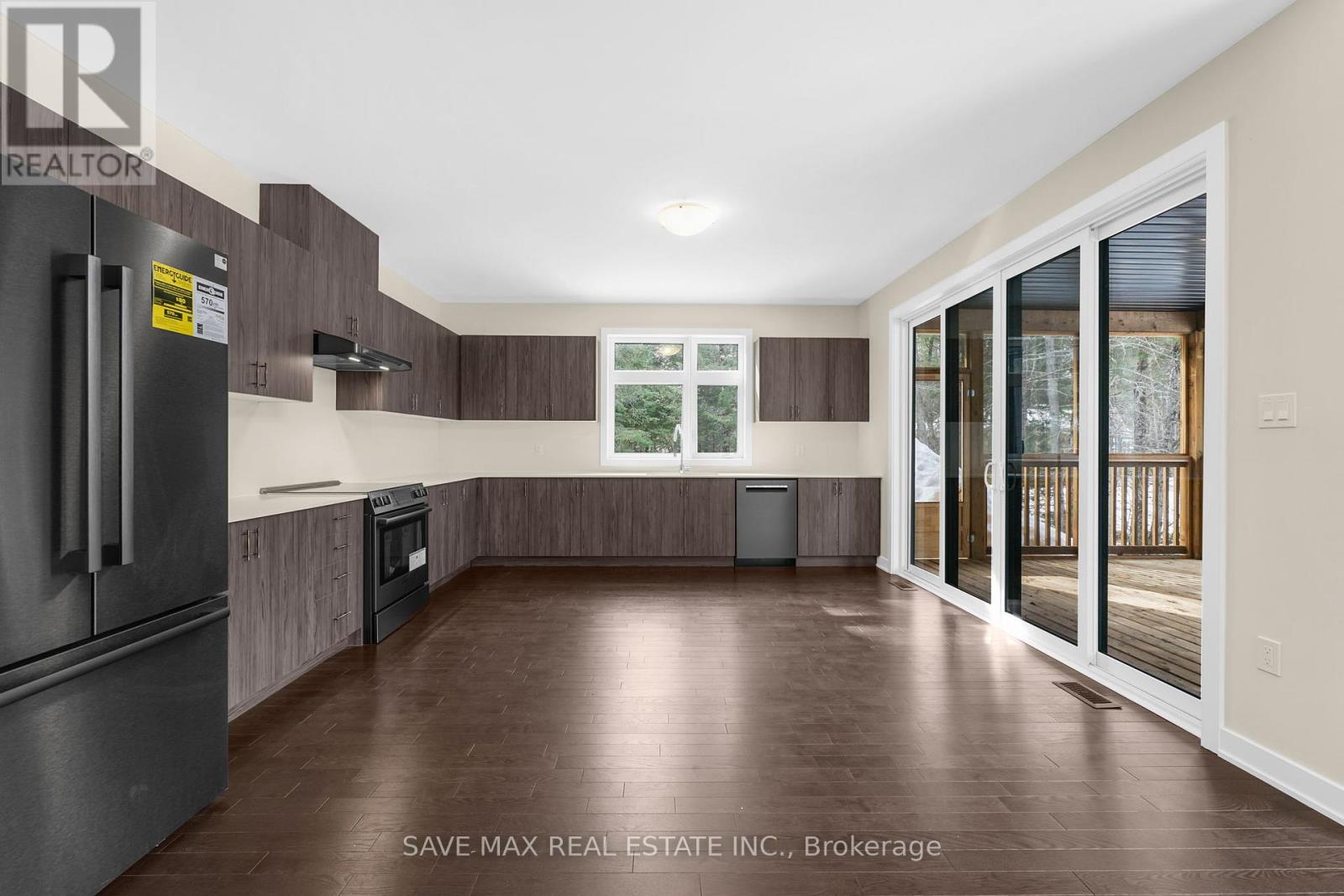 1007 Kingsridge Court Property Photo 16