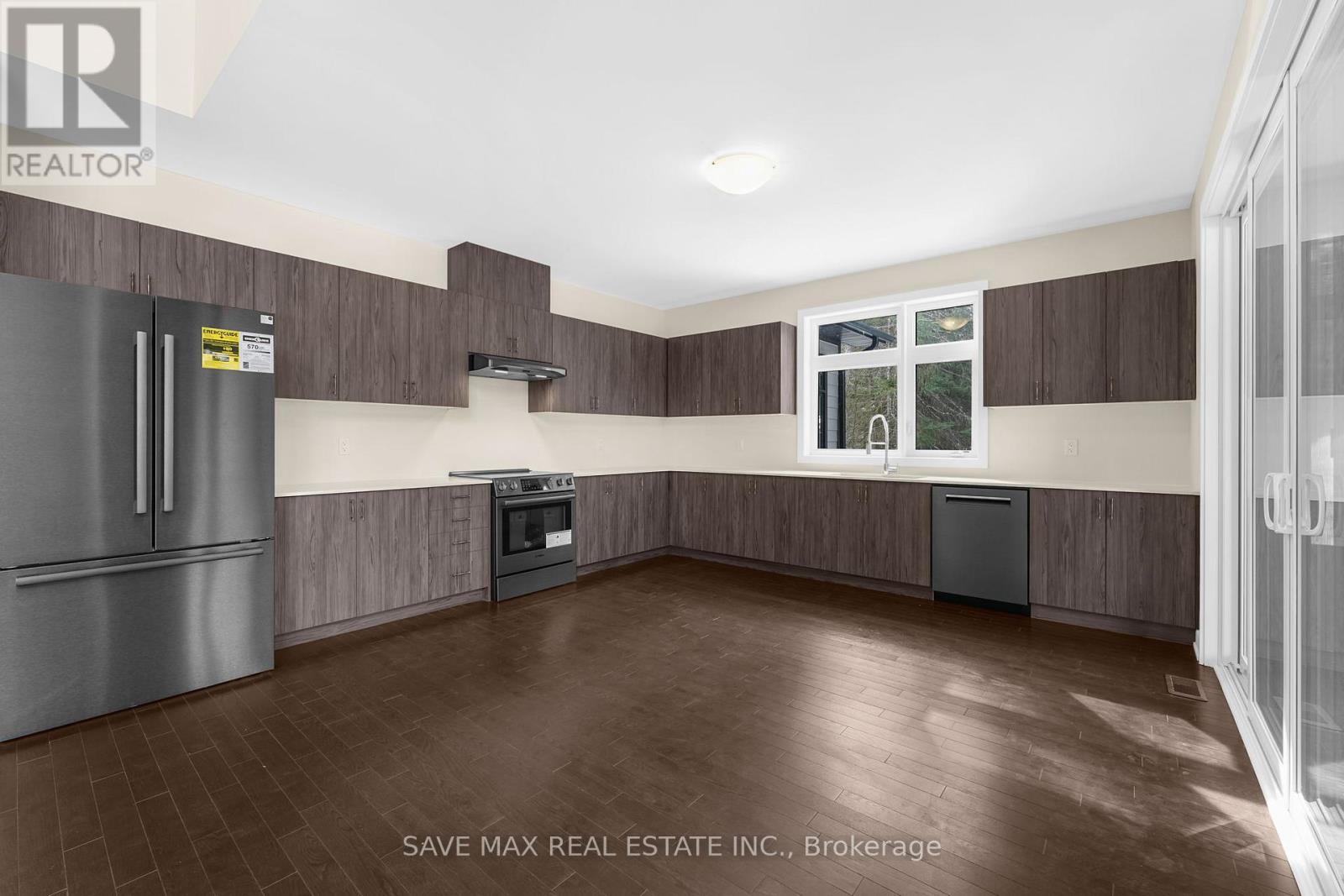 1007 Kingsridge Court Property Photo 23