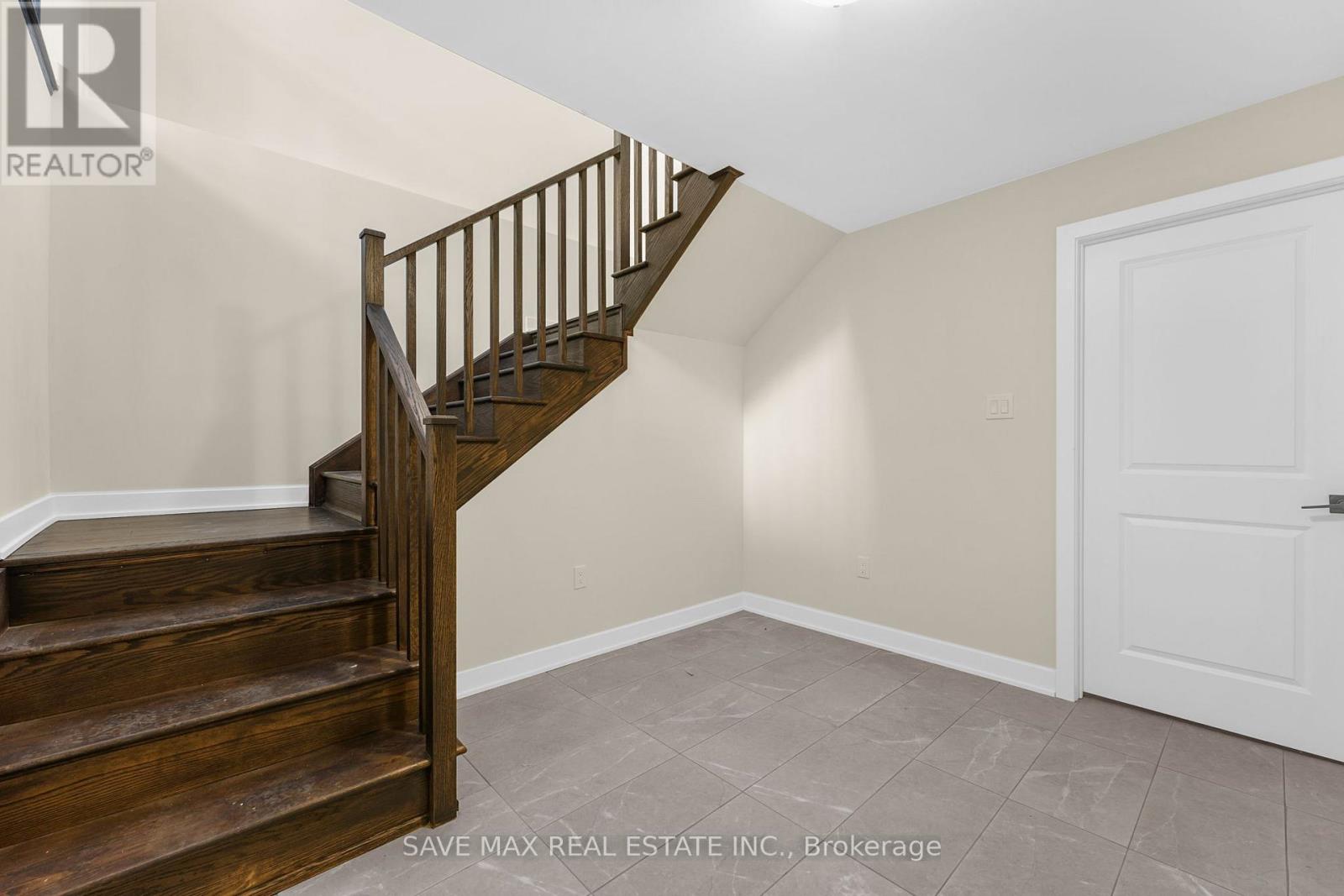 1007 Kingsridge Court Property Photo 41