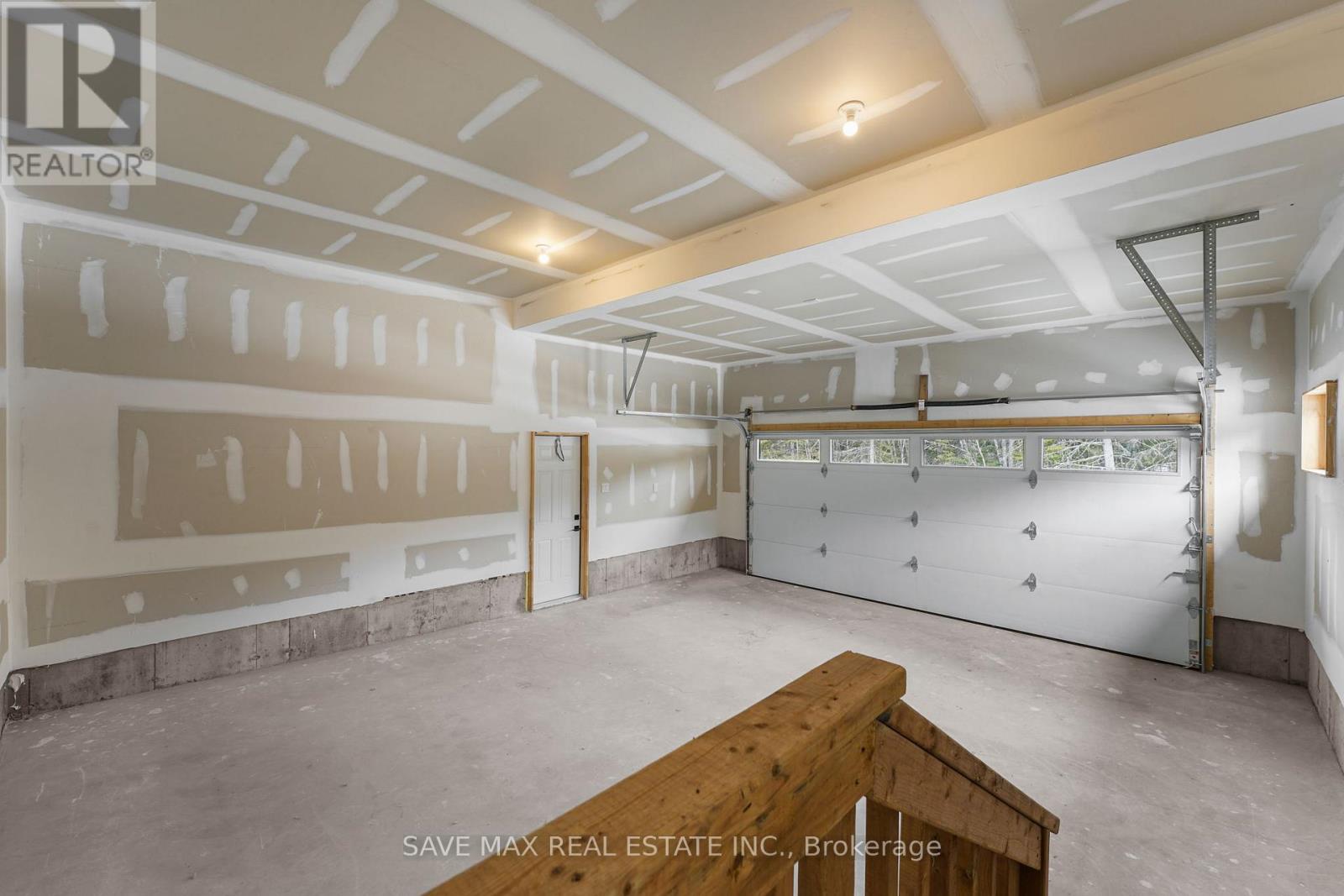 1007 Kingsridge Court Property Photo 45