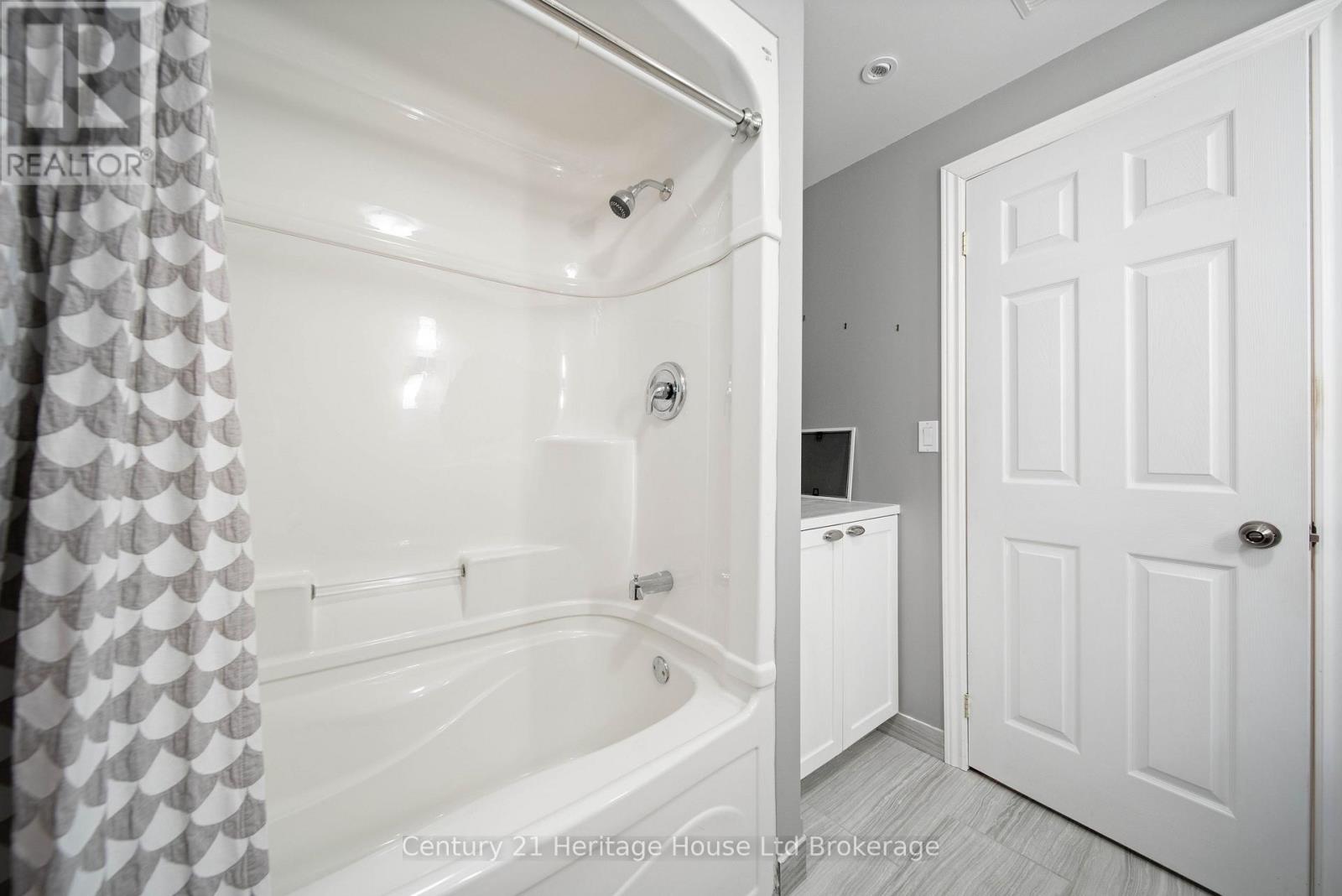 150 Forestway Trail Property Photo 31