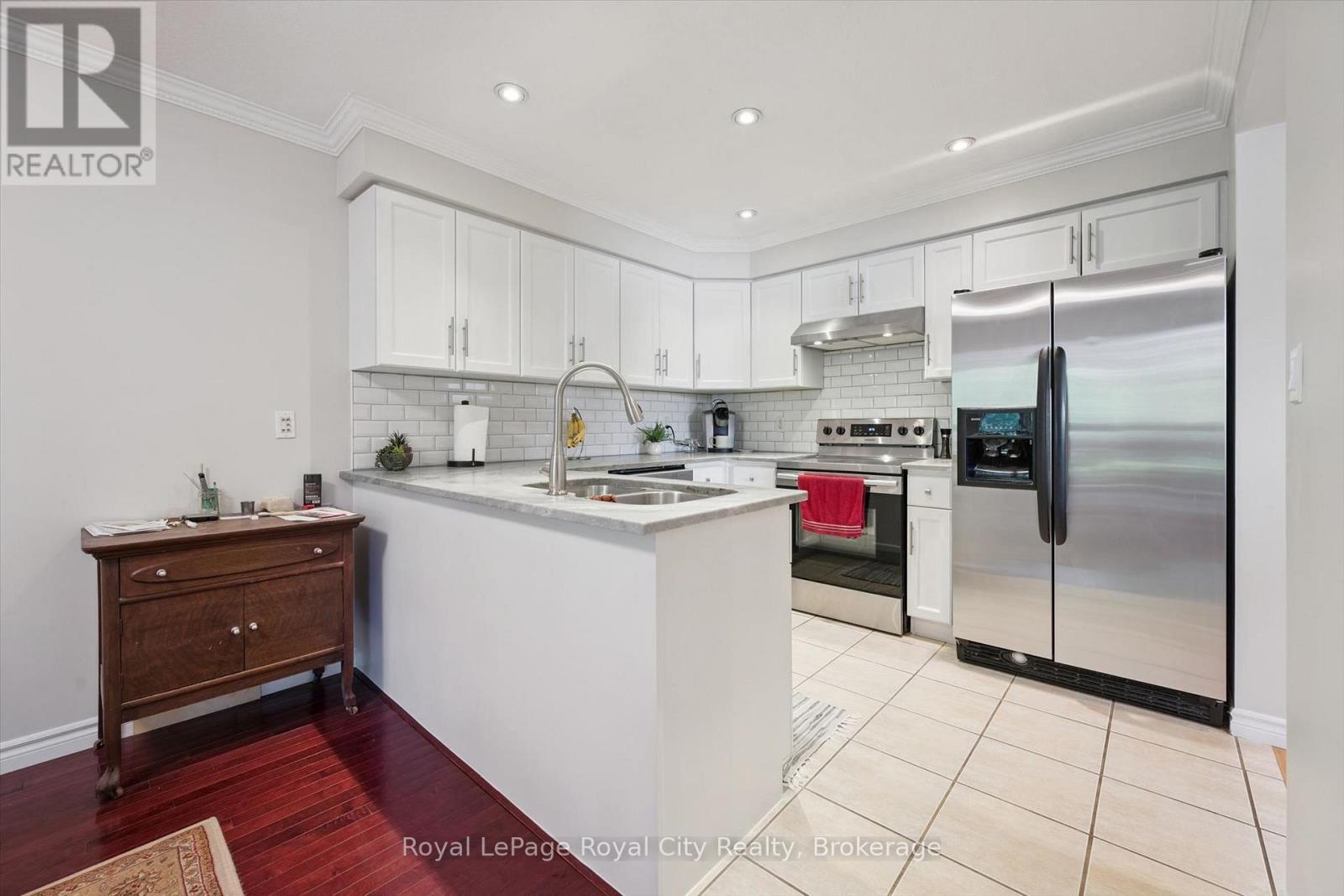 220 Carrington Drive Property Photo 7