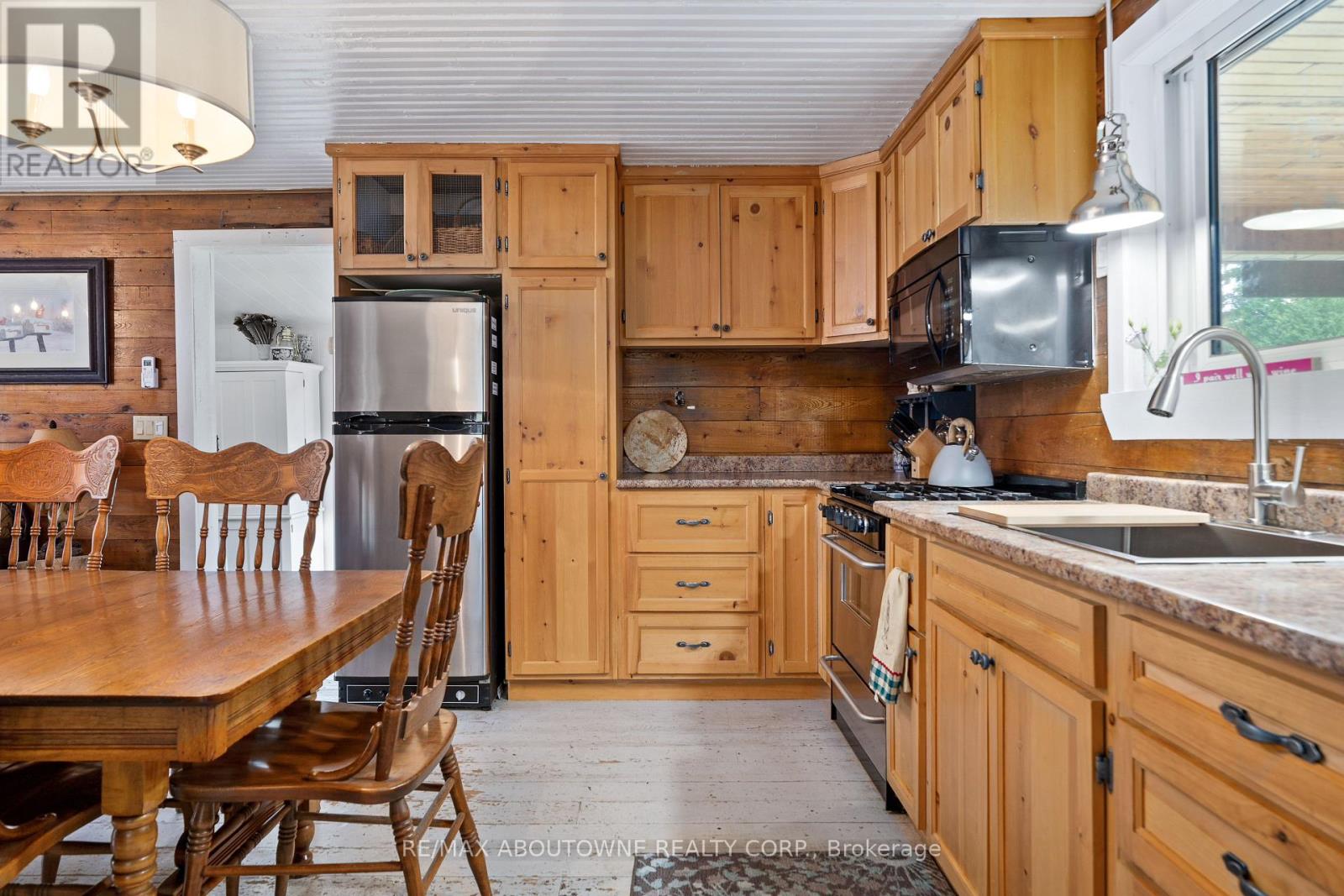 1161 Turcotte Road Property Photo 12