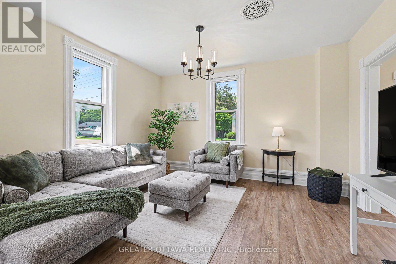 3607 Mcbean Street Property Photo 3