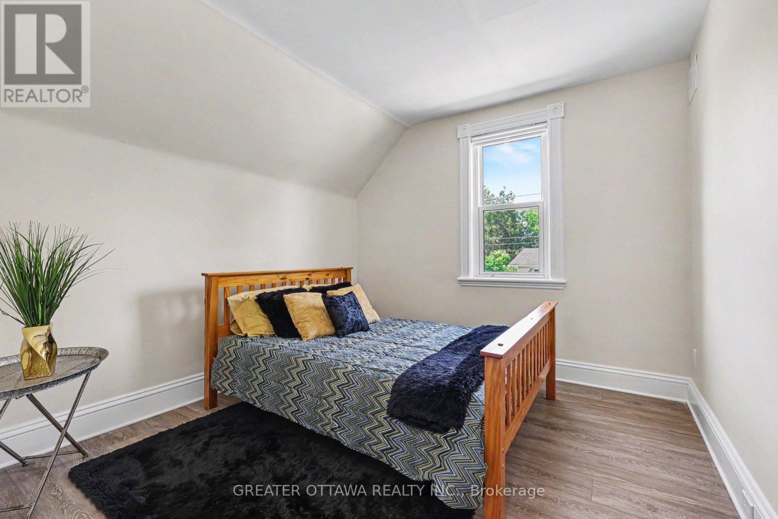 3607 Mcbean Street Property Photo 8