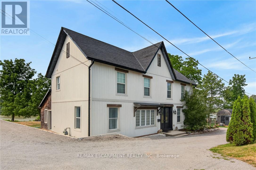 7327 Rainham Road Property Photo 6