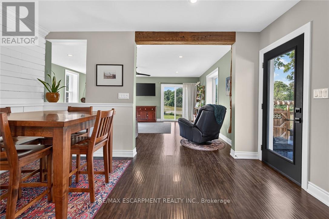 7327 Rainham Road Property Photo 13