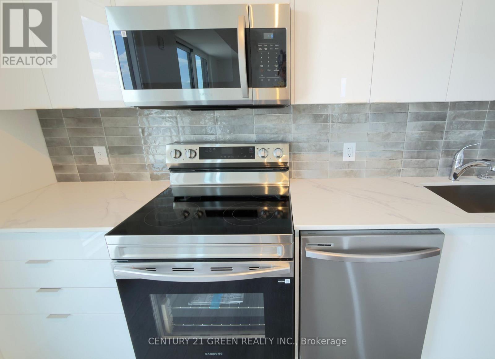 1705 - 33 Erie Avenue Property Photo 7