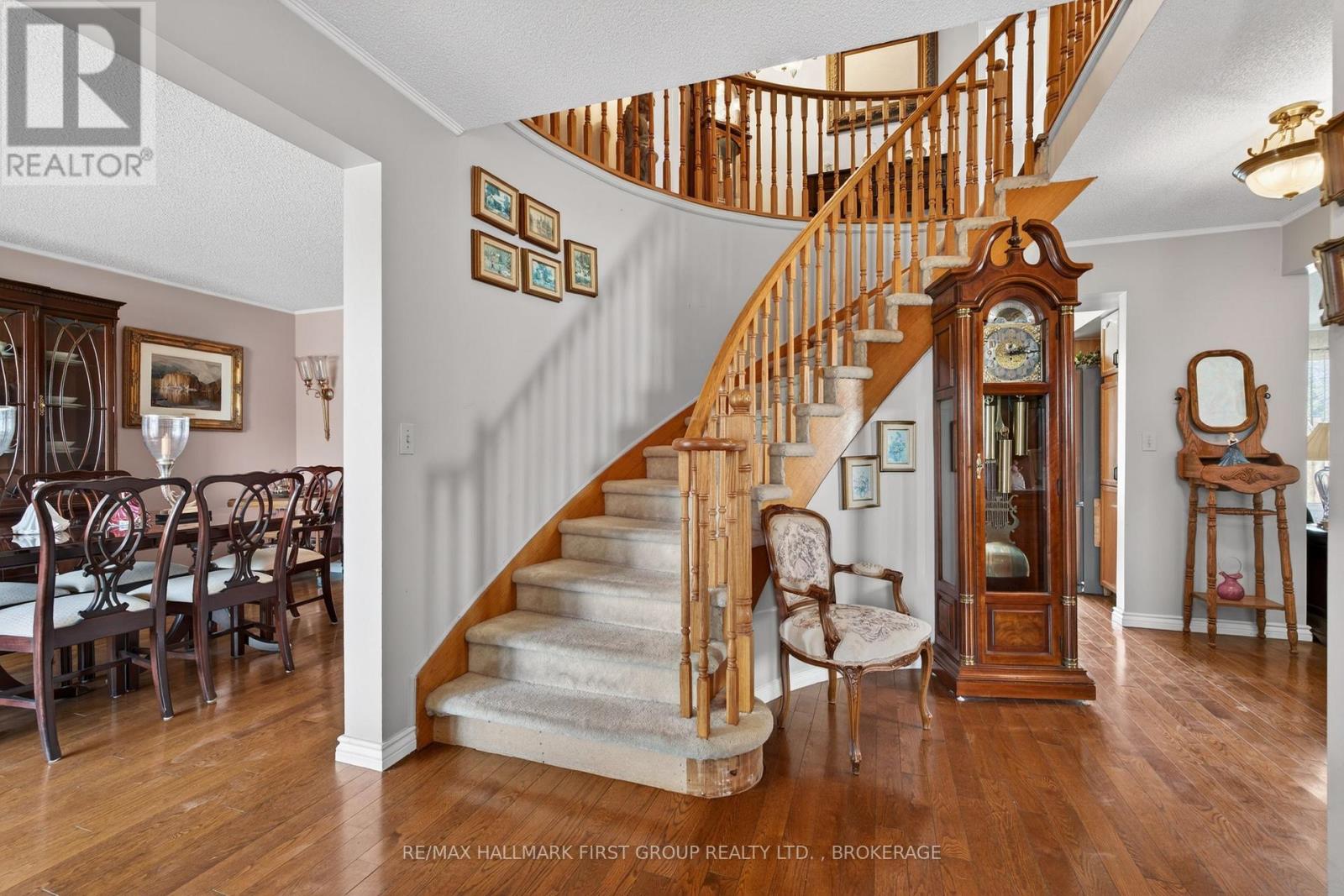 1130 Caitlin Crescent Property Photo 3