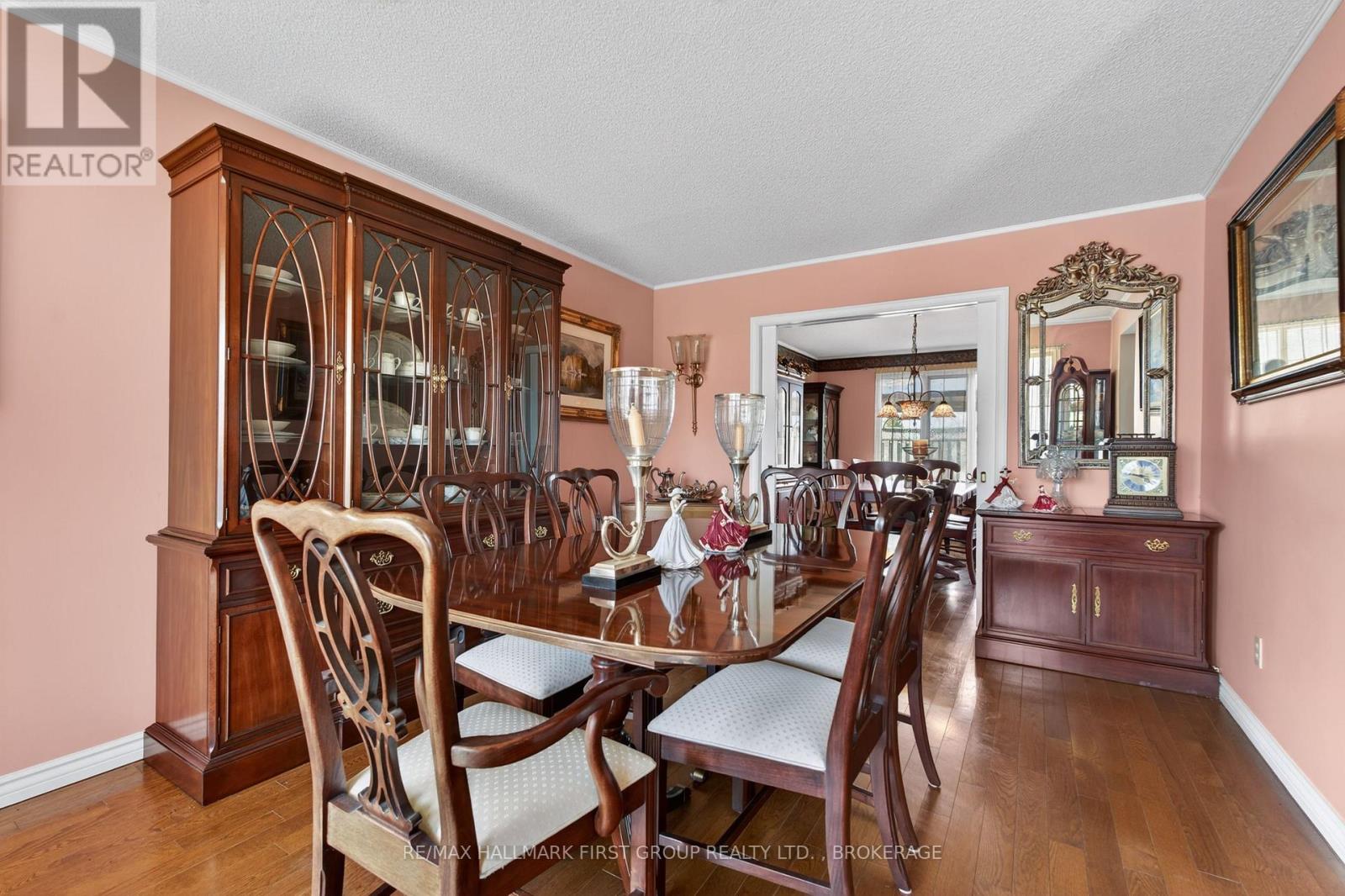 1130 Caitlin Crescent Property Photo 4