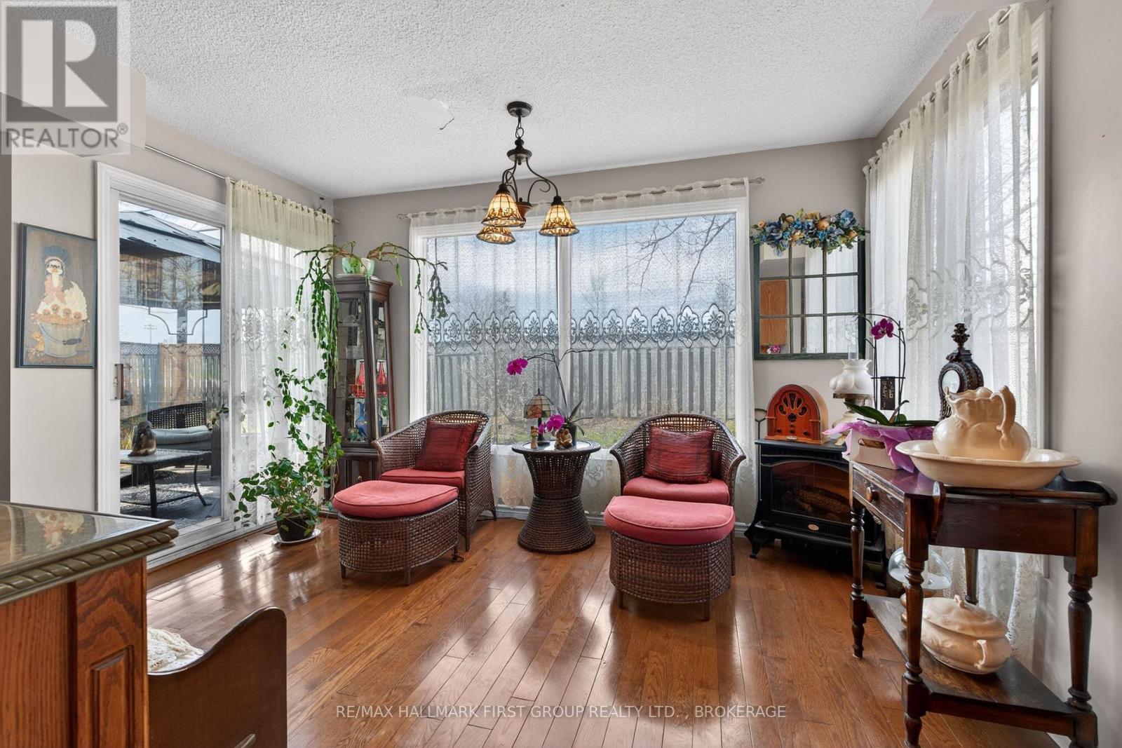 1130 Caitlin Crescent Property Photo 7