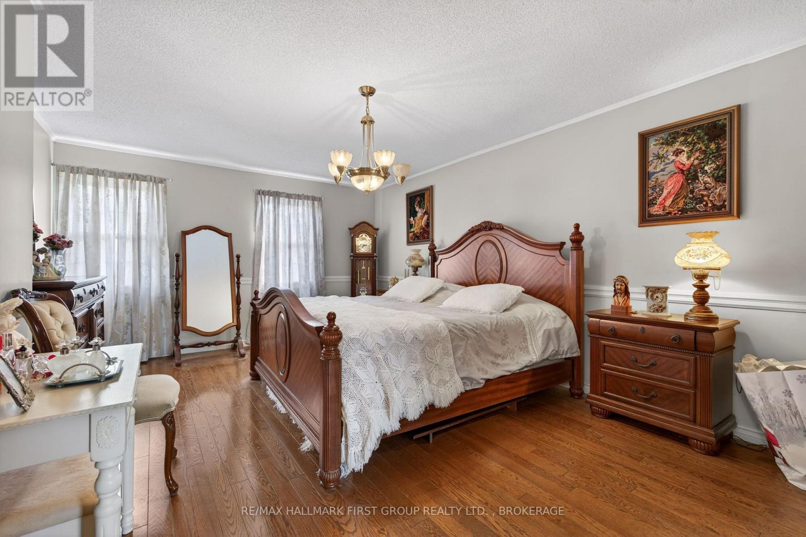 1130 Caitlin Crescent Property Photo 16