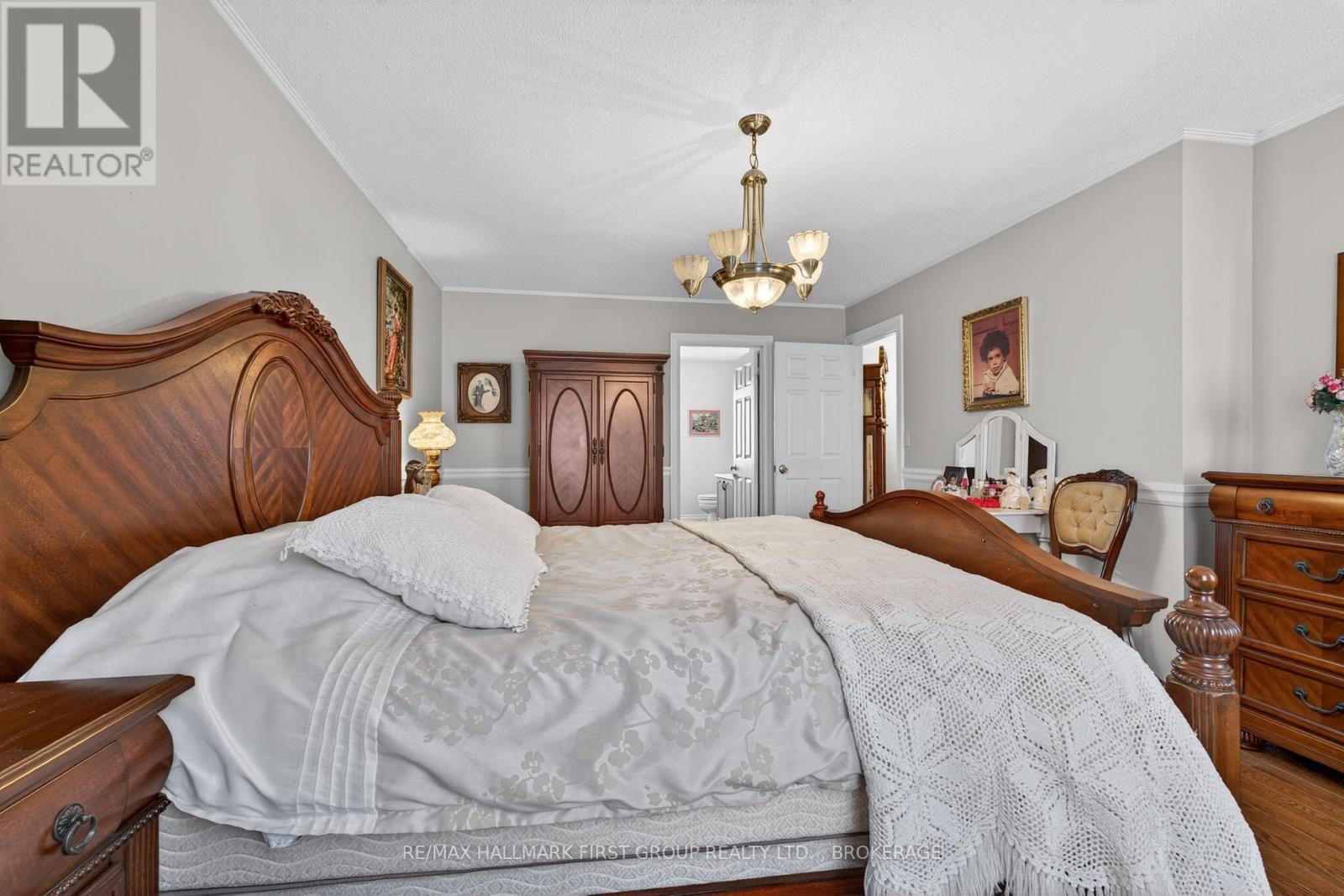 1130 Caitlin Crescent Property Photo 18