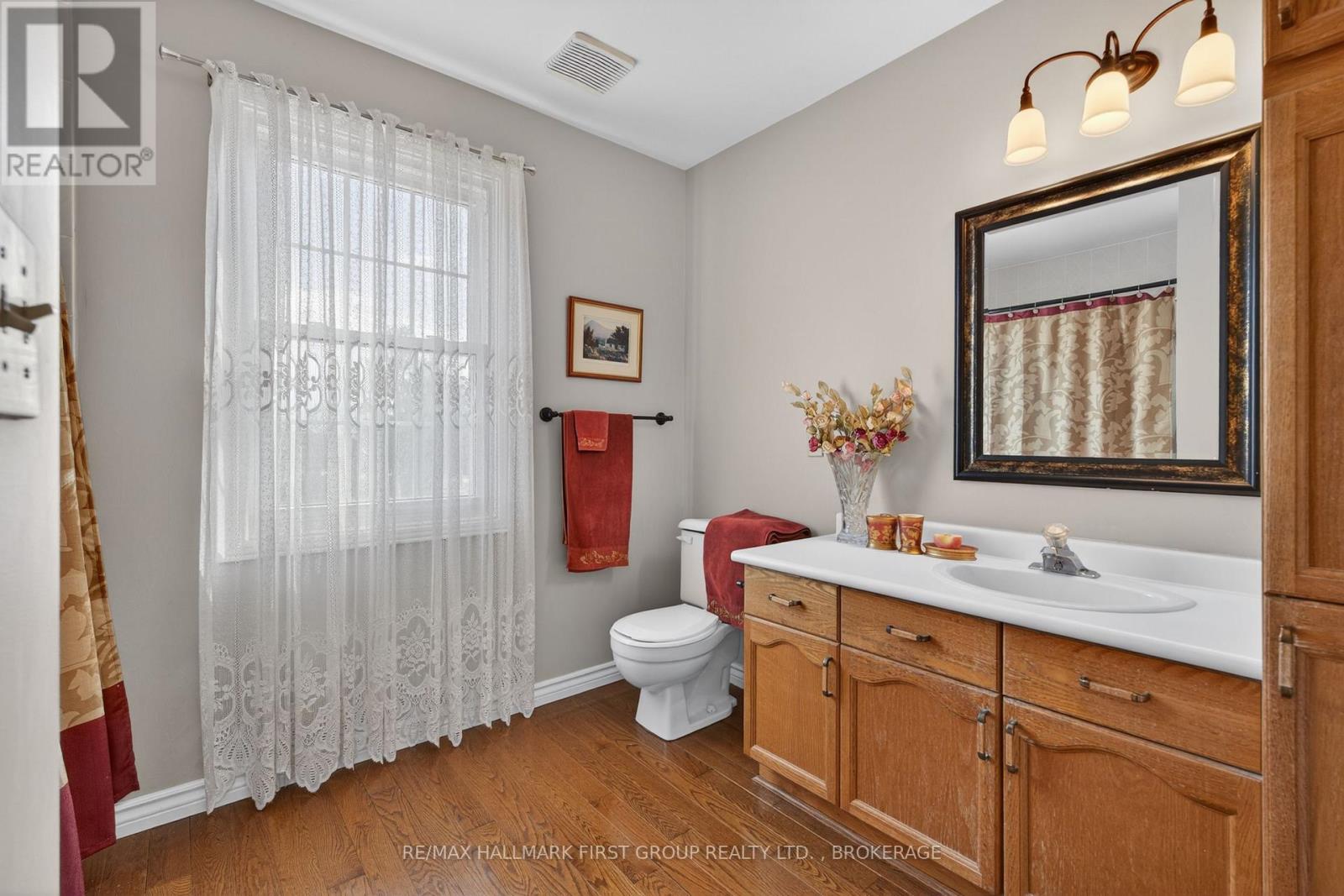 1130 Caitlin Crescent Property Photo 23