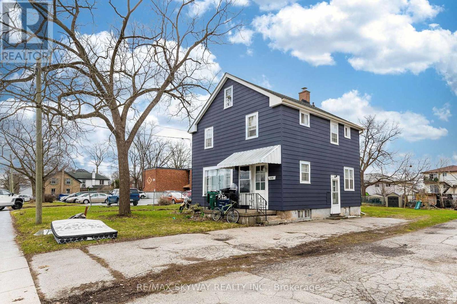 1230 Duke Street Property Photo 1