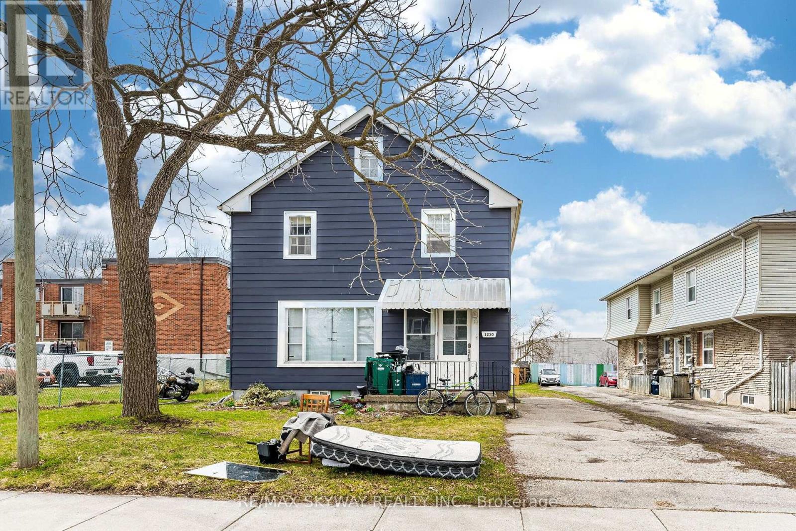 1230 Duke Street Property Photo 4