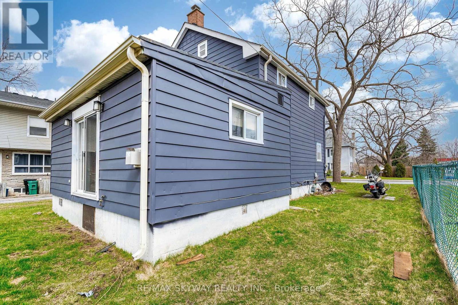 1230 Duke Street Property Photo 5