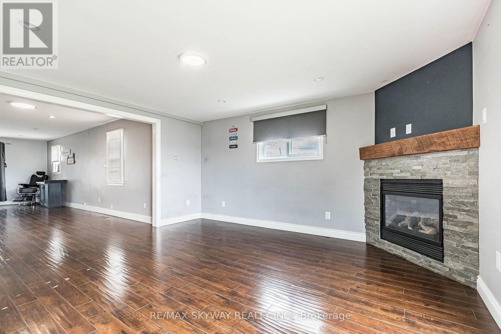 1230 Duke Street Property Photo 15