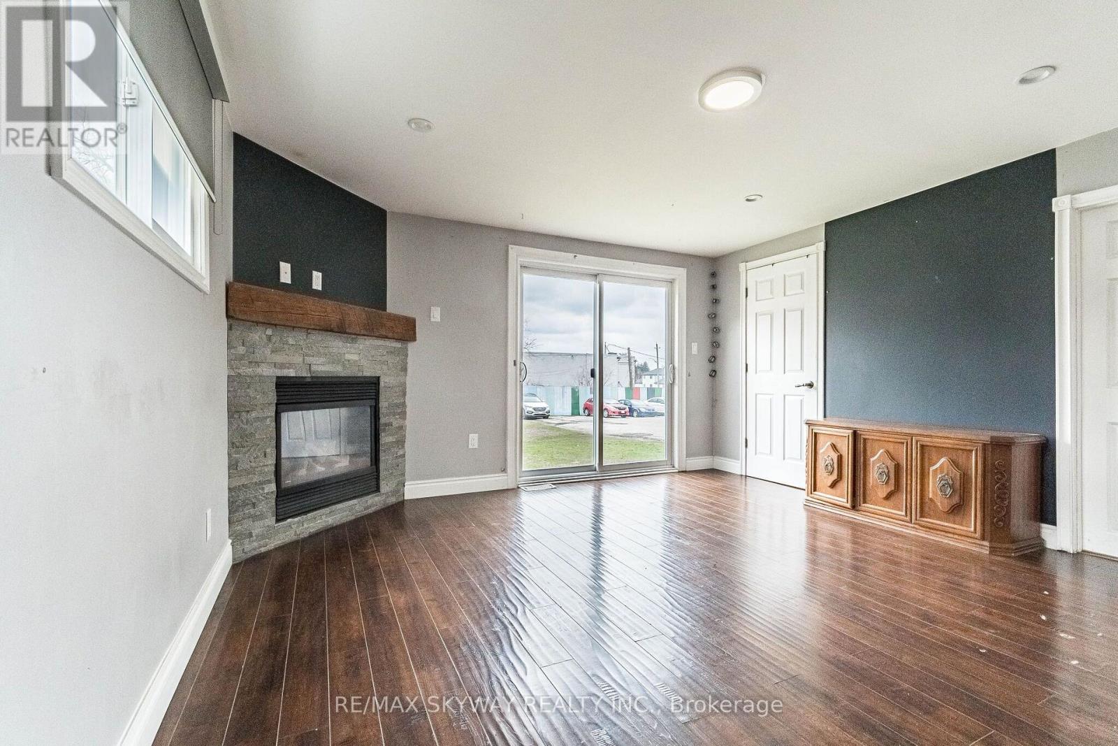 1230 Duke Street Property Photo 16