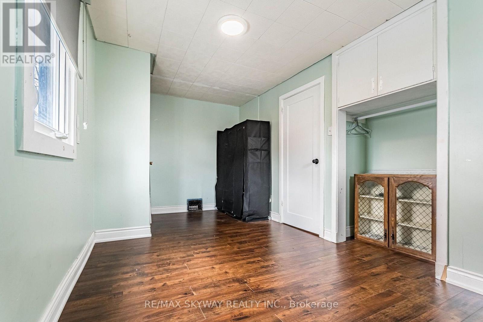 1230 Duke Street Property Photo 27