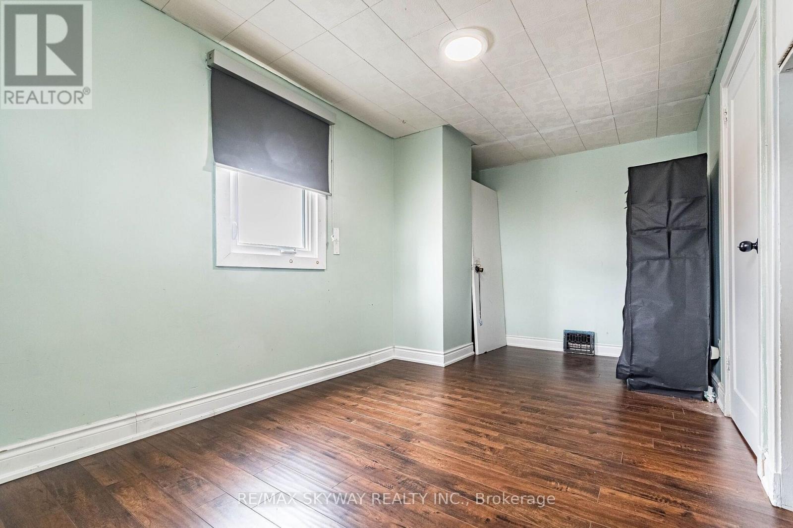 1230 Duke Street Property Photo 29