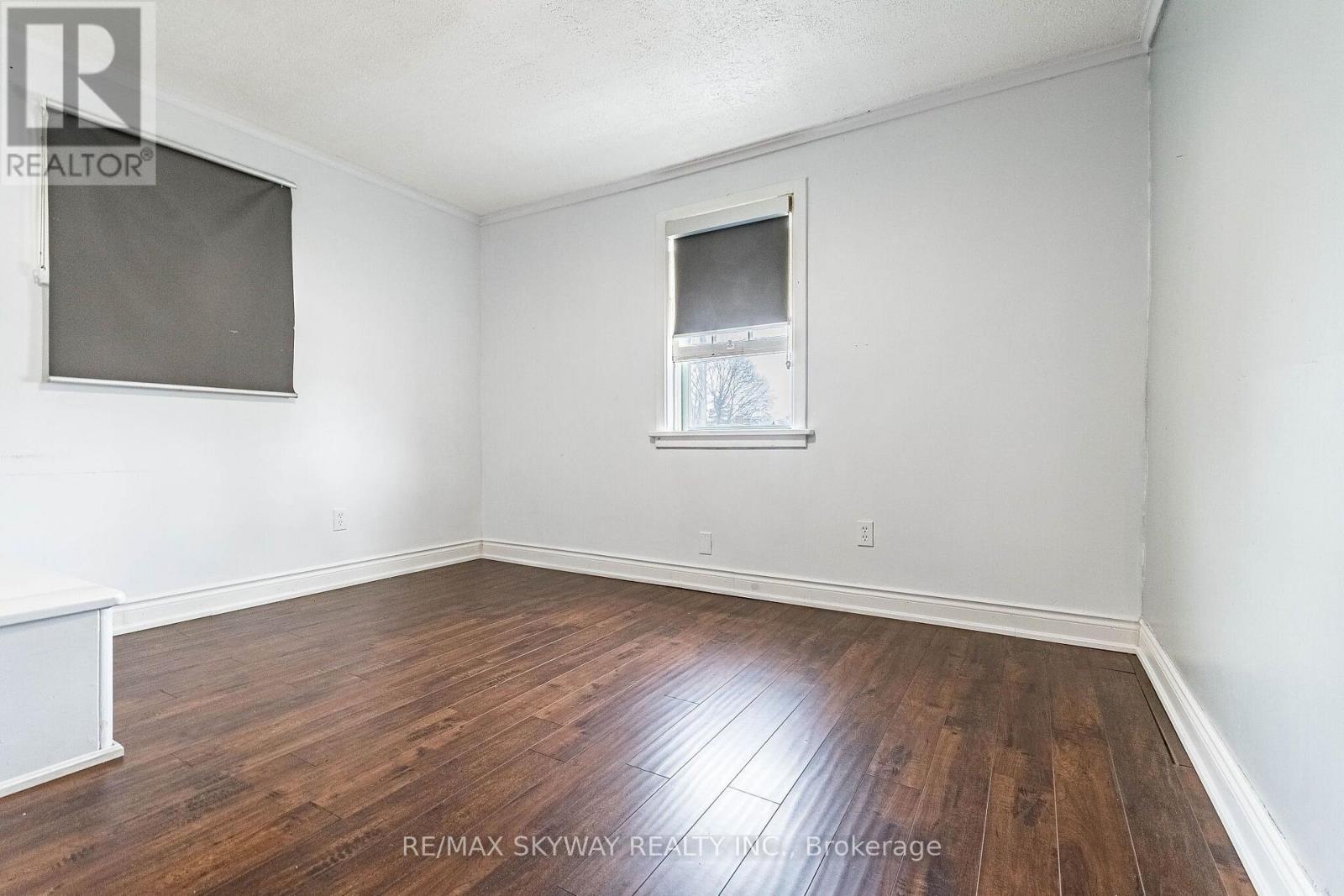 1230 Duke Street Property Photo 32