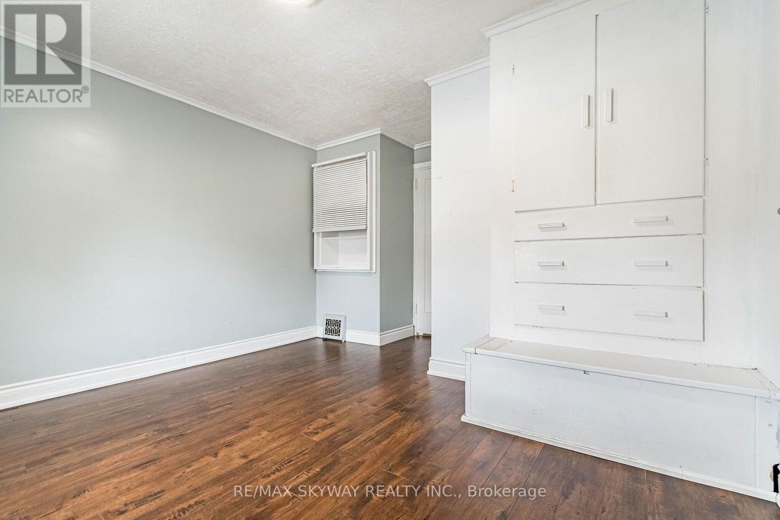 1230 Duke Street Property Photo 33